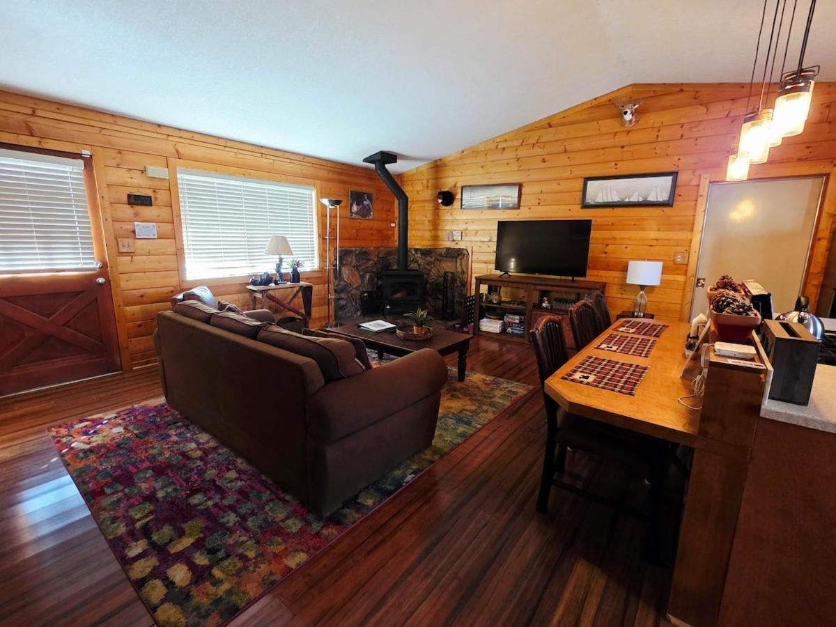 Bear Escapes II Affordable Luxury Cabin Sugarloaf Exterior photo