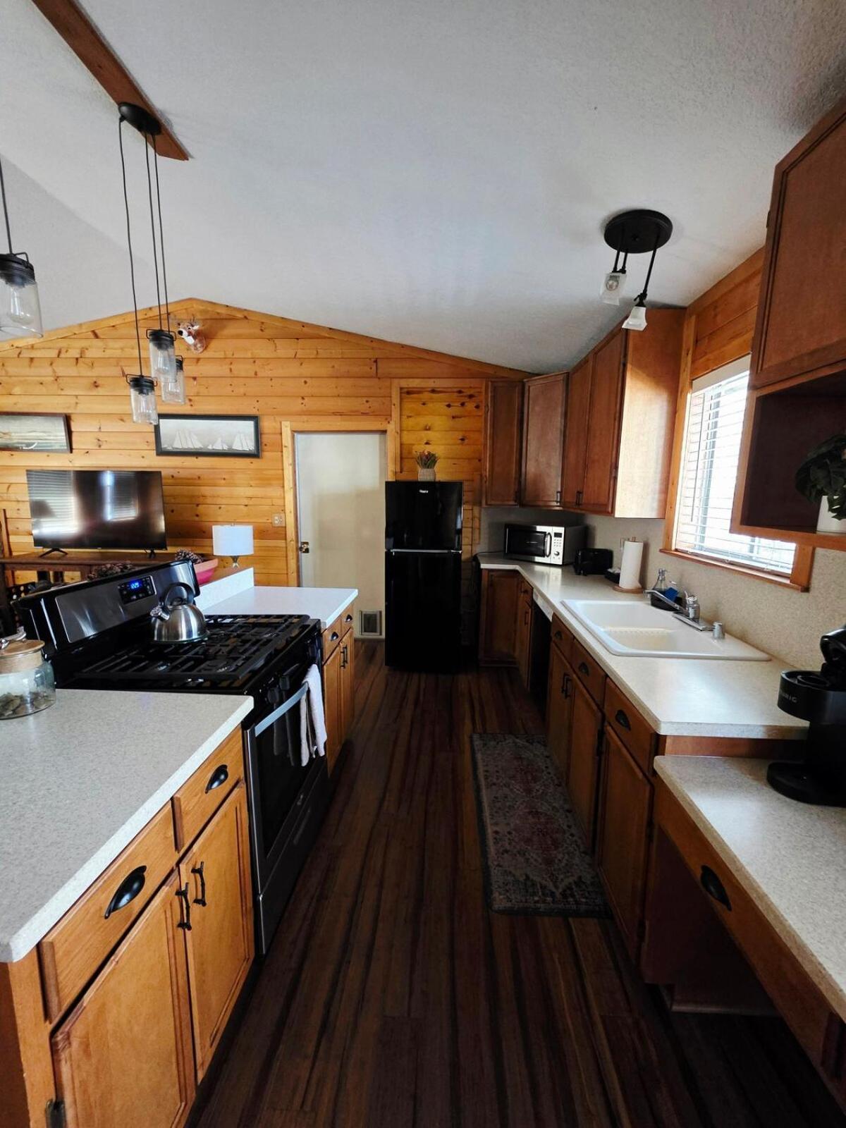 Bear Escapes II Affordable Luxury Cabin Sugarloaf Exterior photo