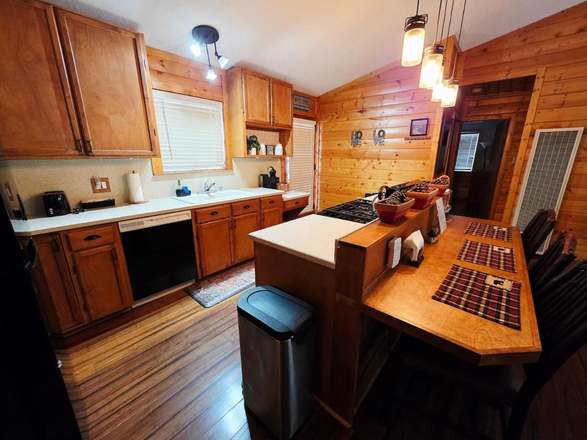 Bear Escapes II Affordable Luxury Cabin Sugarloaf Exterior photo