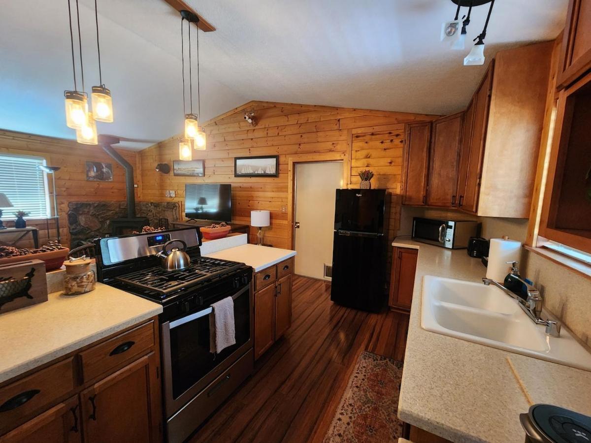 Bear Escapes II Affordable Luxury Cabin Sugarloaf Exterior photo
