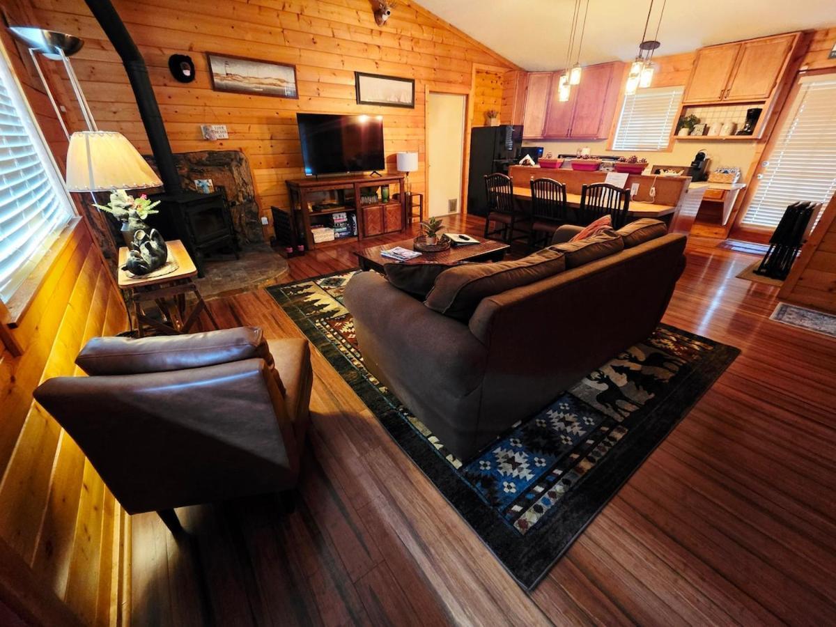 Bear Escapes II Affordable Luxury Cabin Sugarloaf Exterior photo